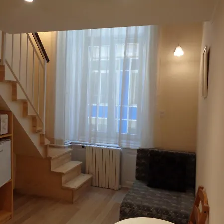 Loft House 게스트하우스 *