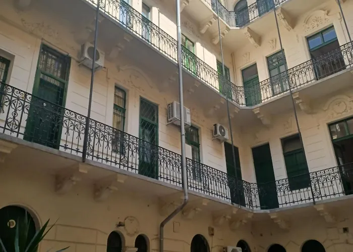 Loft House בית הארחה בודפשט