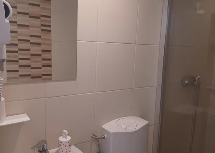 Loft House בית הארחה