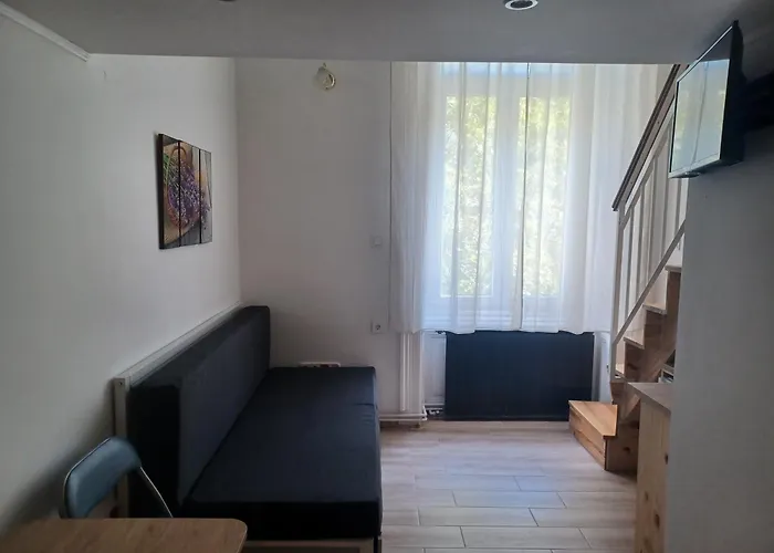 Loft House בית הארחה