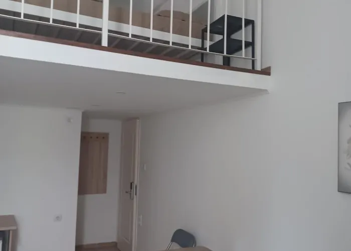 Loft House בית הארחה